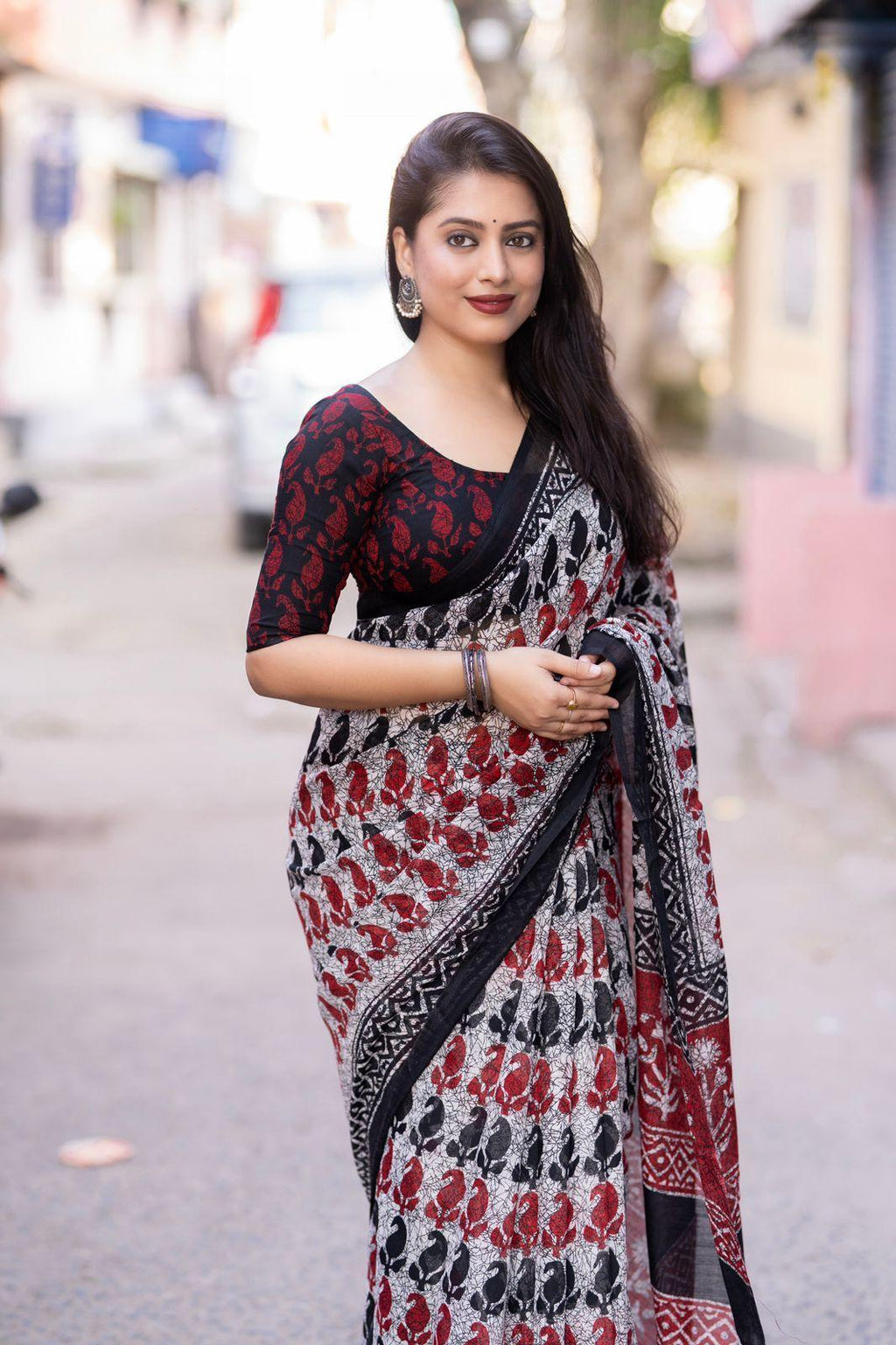 Grey Linen Blend Ethnic Motifs Saree with Unstitched Blouse - A2M | Grocsy