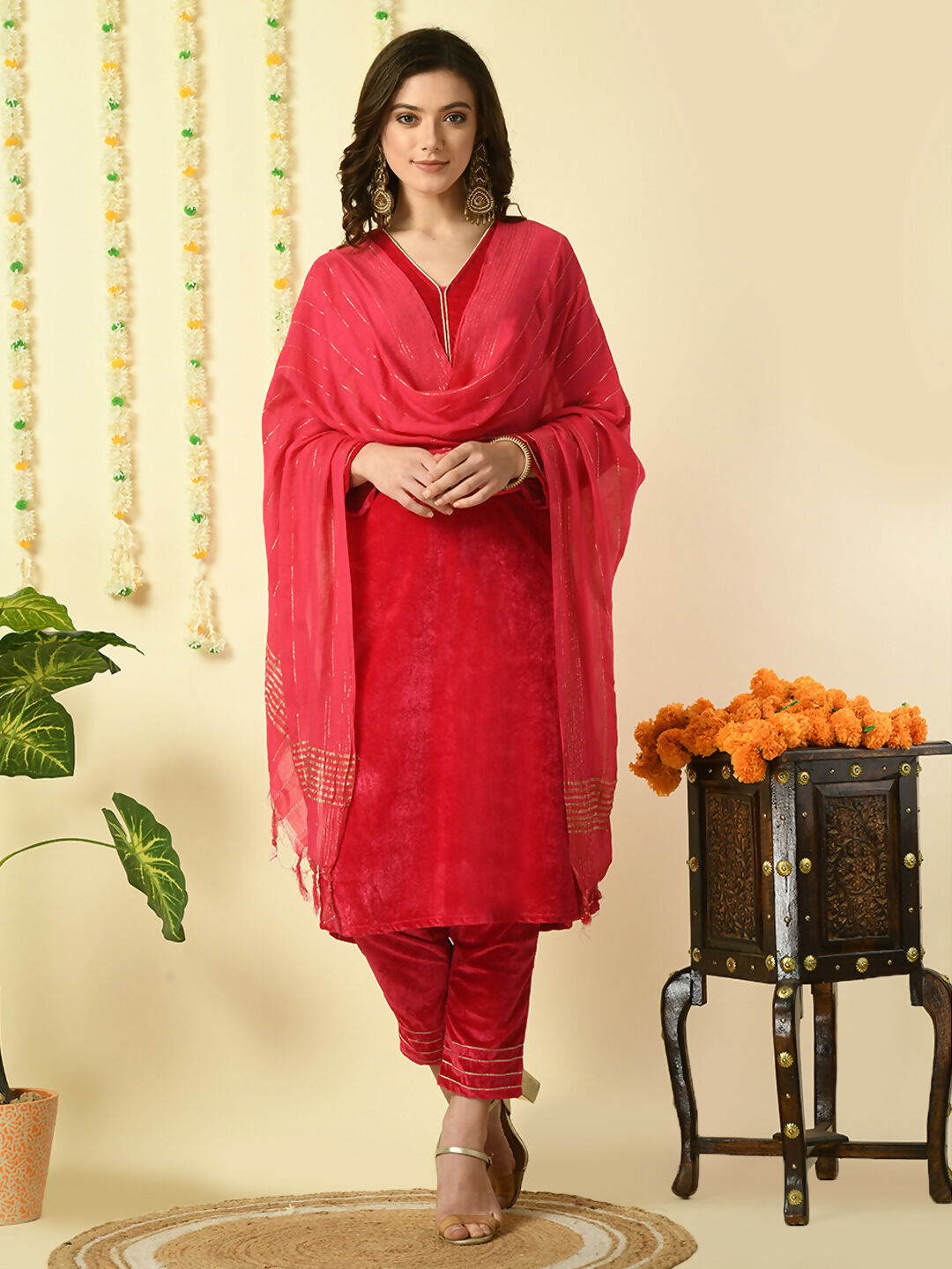 Myshka Women's Pink Velvet Kurta & Trousers With Dupatta Party Sets | Grocsy