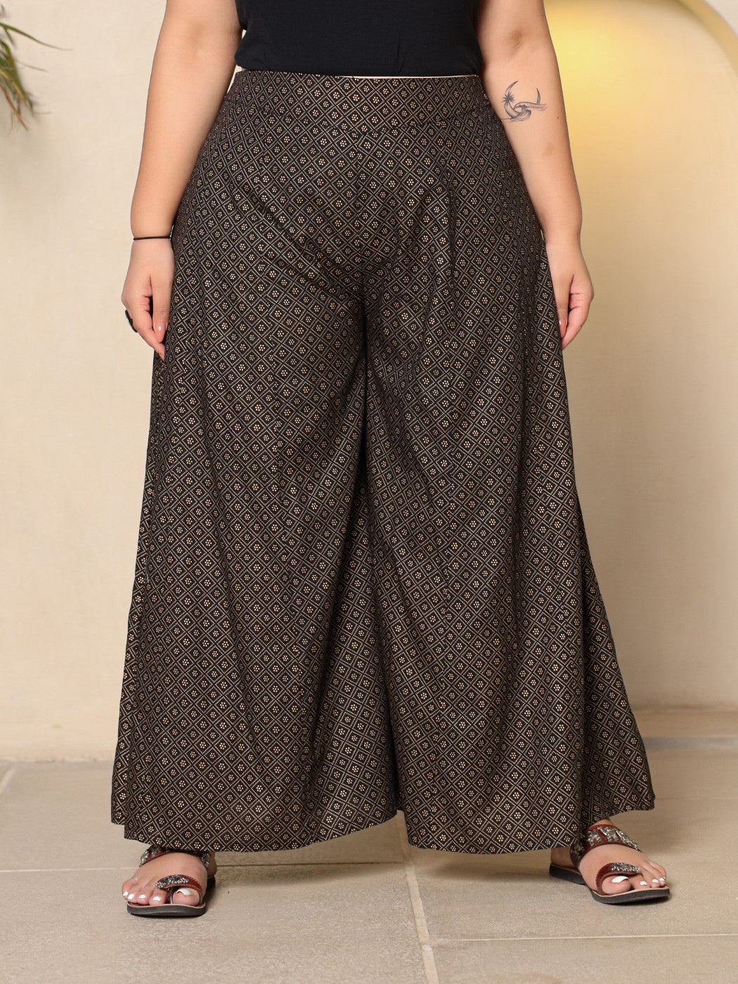 Juniper Black Geometric Printed Rayon Flared Women Palazzo With One Pocket | Grocsy