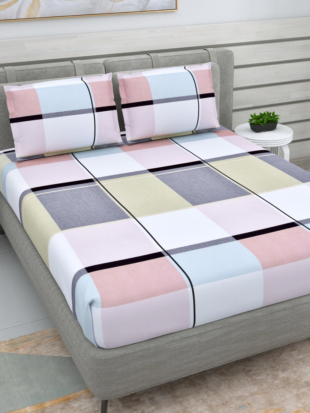 DREAM WEAVERZ Pink & Grey Geometric Glazed Cotton 220 TC King Bedsheet with 2 Pillow Covers | Grocsy