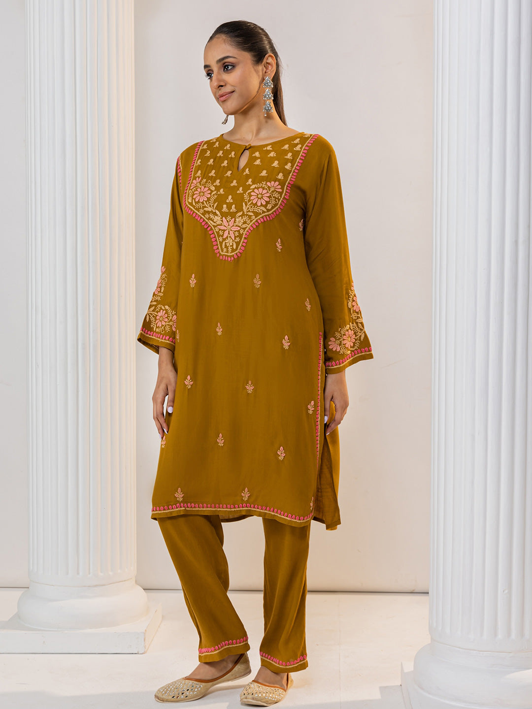 HOUSE OF KARI Floral Embroidered Chikankari Kurta With Palazzo | Grocsy