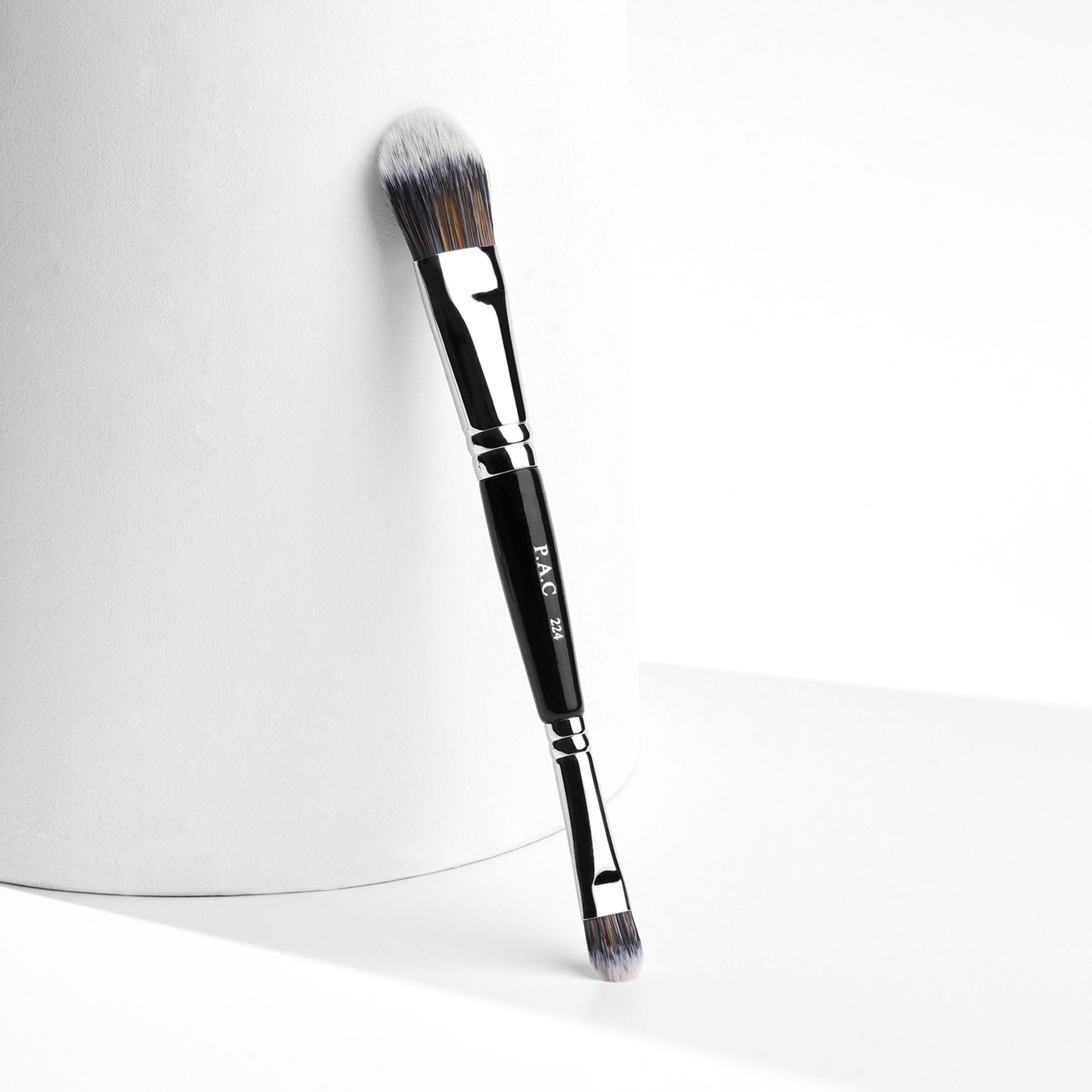 PAC Studio Foundation Brush - 224 | Grocsy