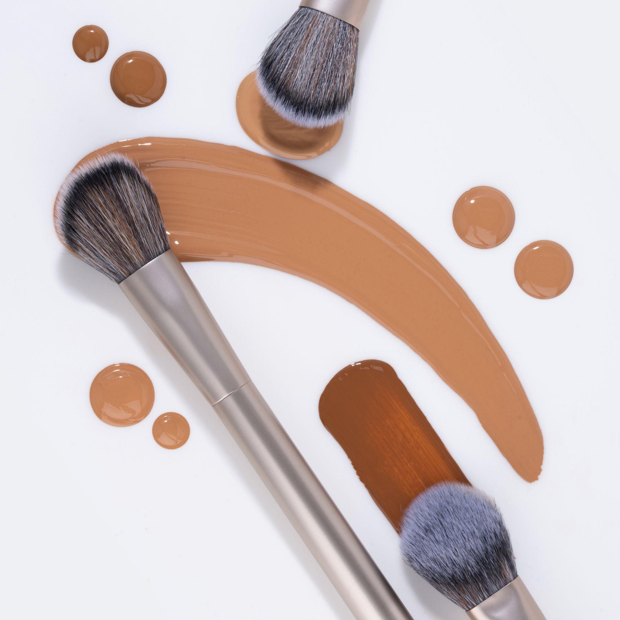 PAC Studio S07 Foundation Applicator - Unique Kitten Paw Shape, Ensures Smooth Blending, Streak Free Finish | Grocsy