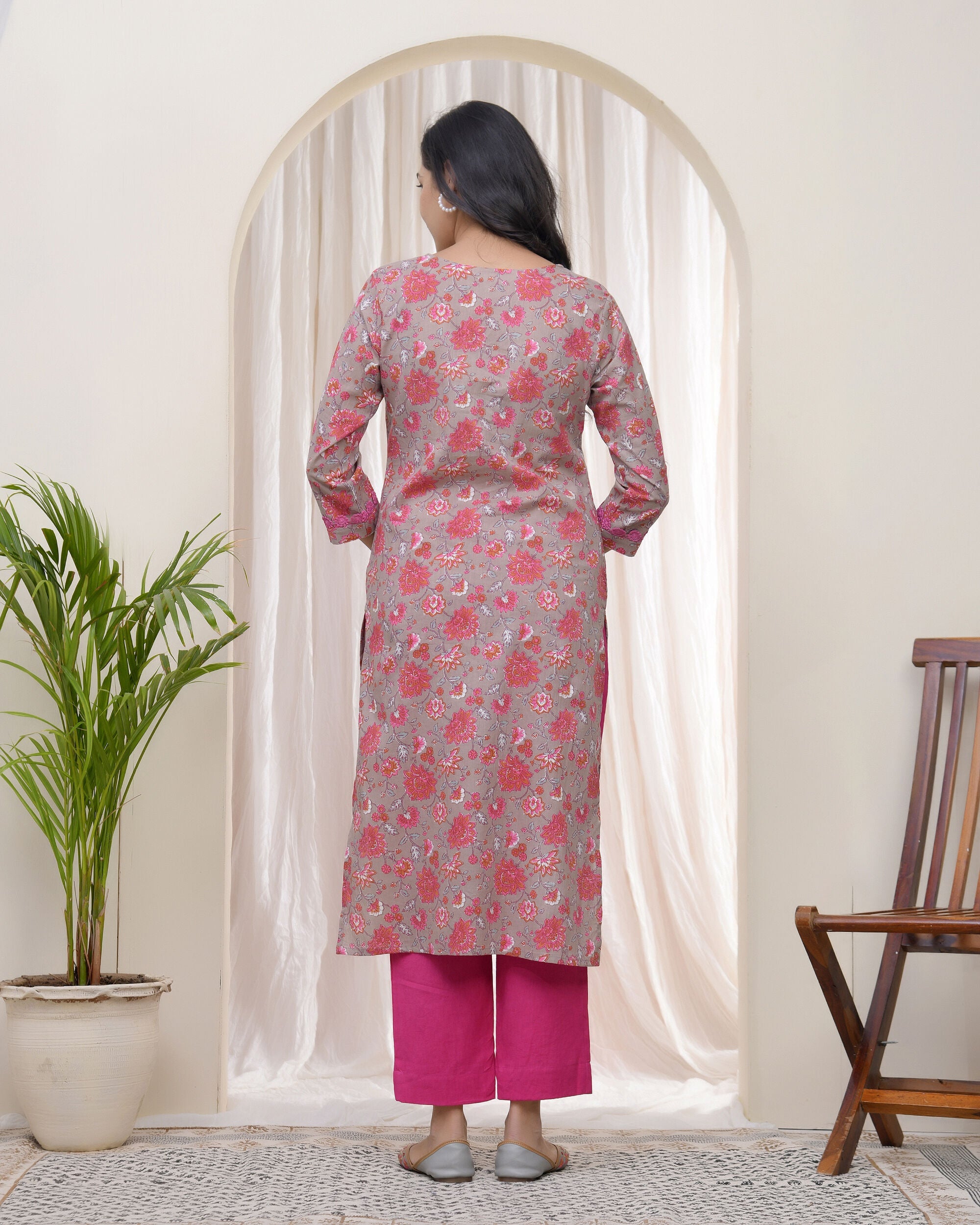 Vaasva Women Charcoal Cotton Printed Straight Kurti | Grocsy