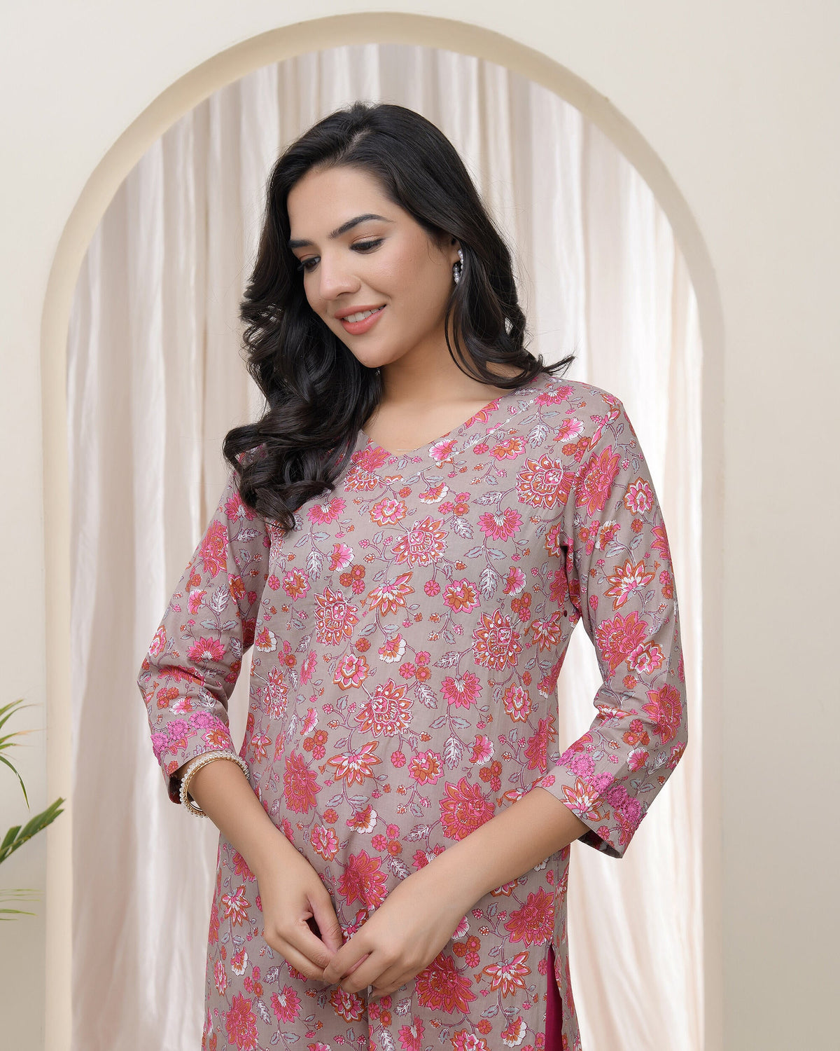 Vaasva Women Charcoal Cotton Printed Straight Kurti | Grocsy