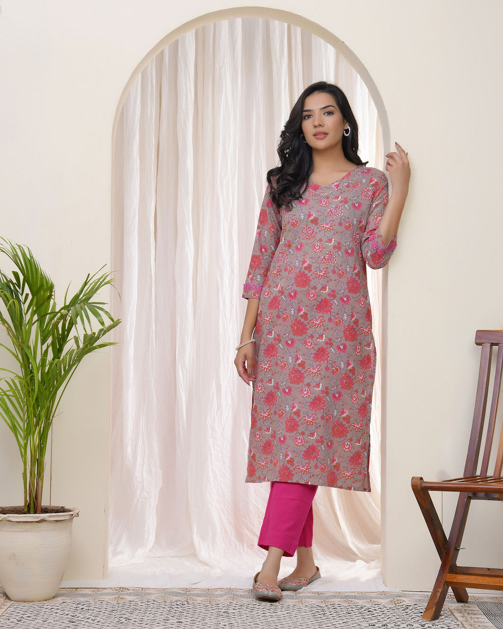 Vaasva Women Charcoal Cotton Printed Straight Kurti | Grocsy