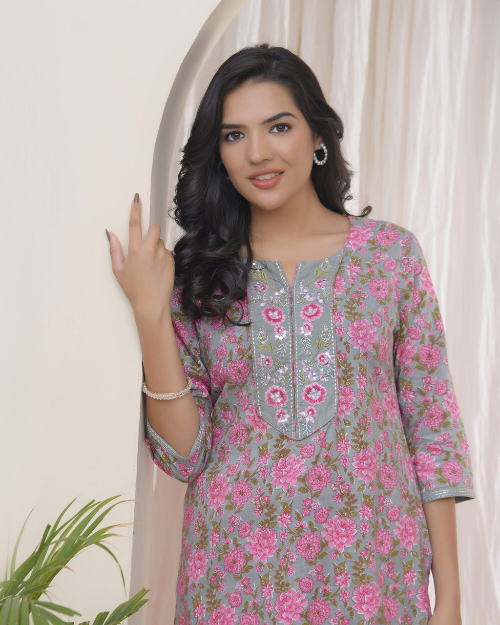 Vaasva Women Grey Cotton Printed Straight Kurti | Grocsy
