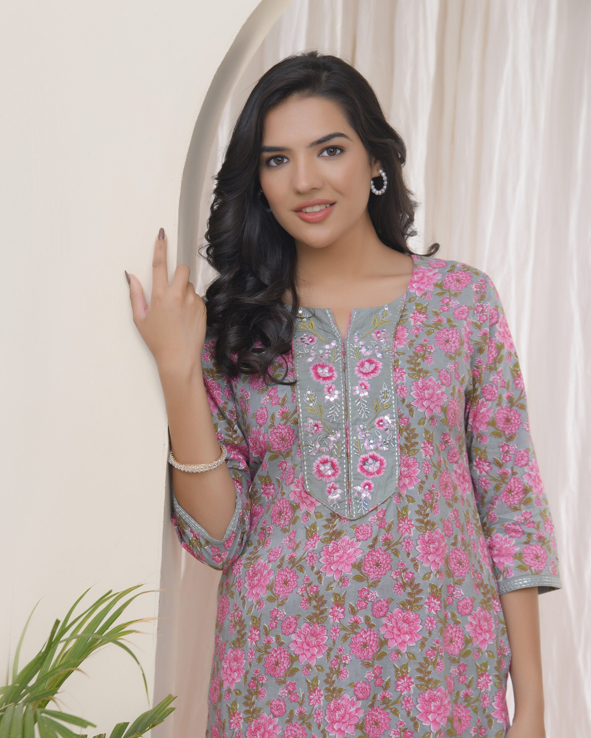 Vaasva Women Grey Cotton Printed Straight Kurti | Grocsy