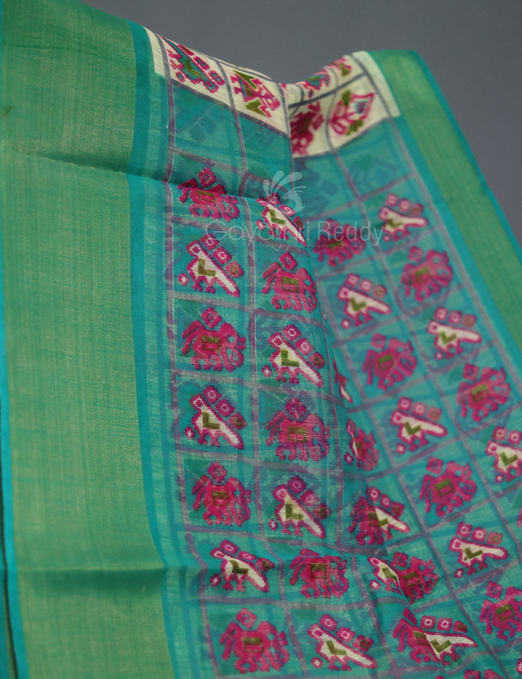 Shades of Cream And Ramagreen Blouse Patola Print Semi Chanderi Saree By Gayathri Reddy Designer Studio | Grocsy