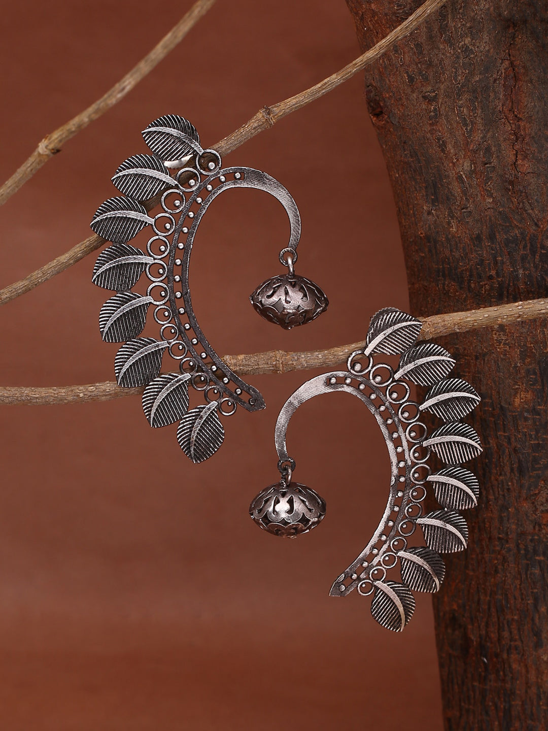 Shoshaa Silver-Plated Contemporary Ear Cuff | Grocsy