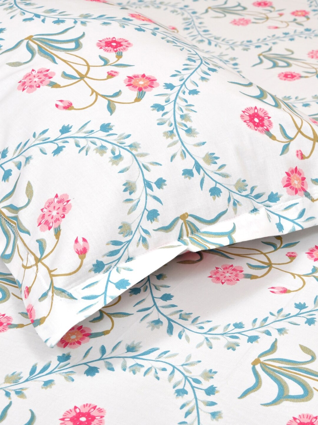 haus & kinder Blossoms Pink & White 186 TC Cotton Queen Bedsheet With 2 Pillow Covers | Grocsy
