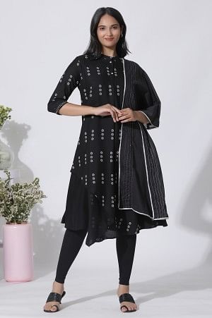 Black Cotton Dupatta With Stitchline Embroidery | Grocsy