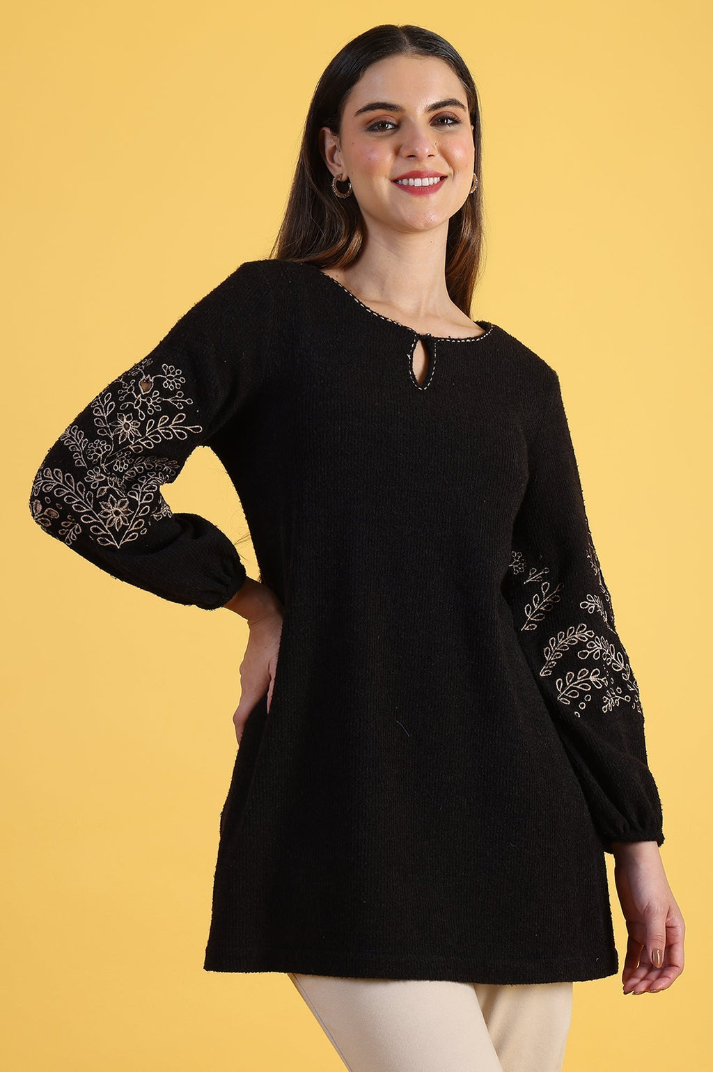W for Woman Black Solid Straight Tunic | Grocsy