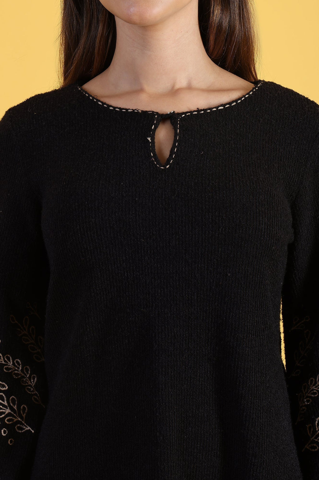 W for Woman Black Solid Straight Tunic | Grocsy