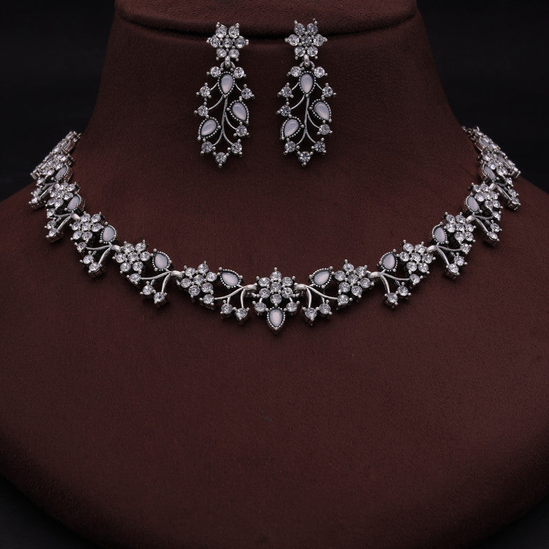 Tehzeeb Creations Silver Pleated White Diamond With White Beads Necklace Set | Grocsy