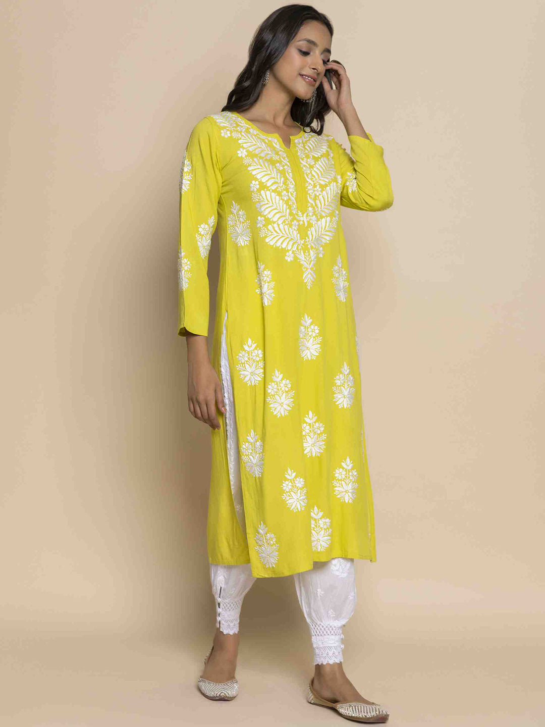 HOUSE OF KARI Floral Embroidered Chikankari Straight Kurta | Grocsy