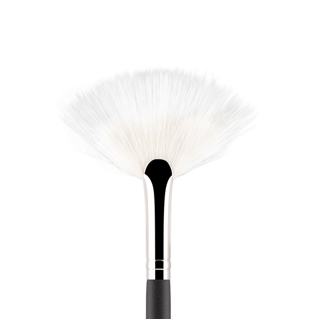 PAC Studio Highlighter Brush - 045 | Grocsy