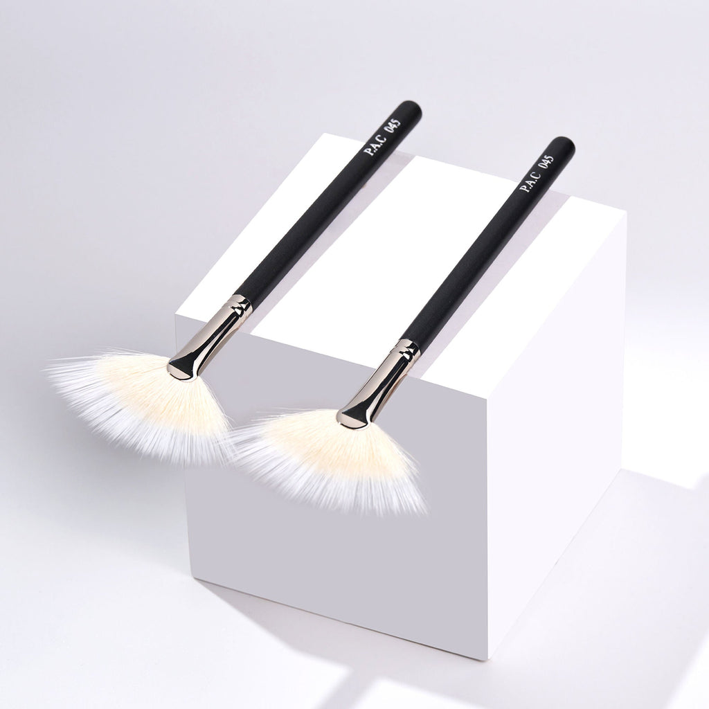 PAC Studio Highlighter Brush - 045 | Grocsy