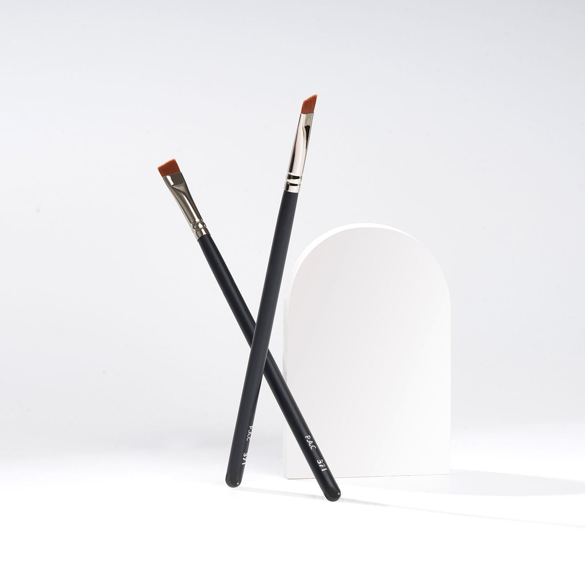 PAC Studio Eyeliner Brush - 371 | Grocsy
