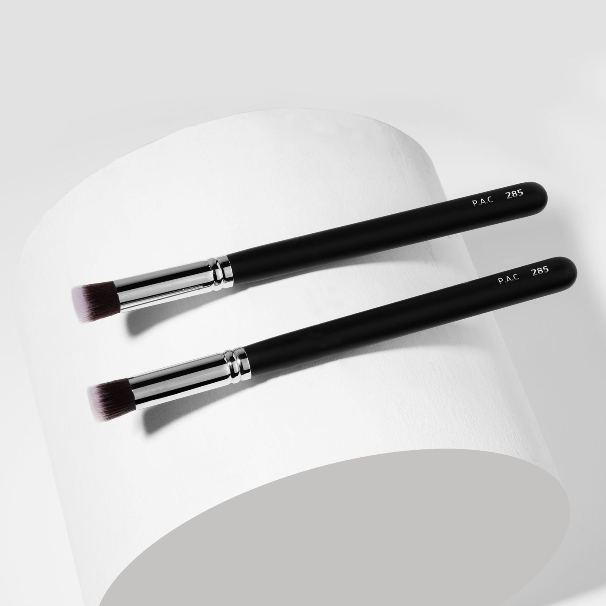 PAC Studio Concealer Brush - 285 | Grocsy