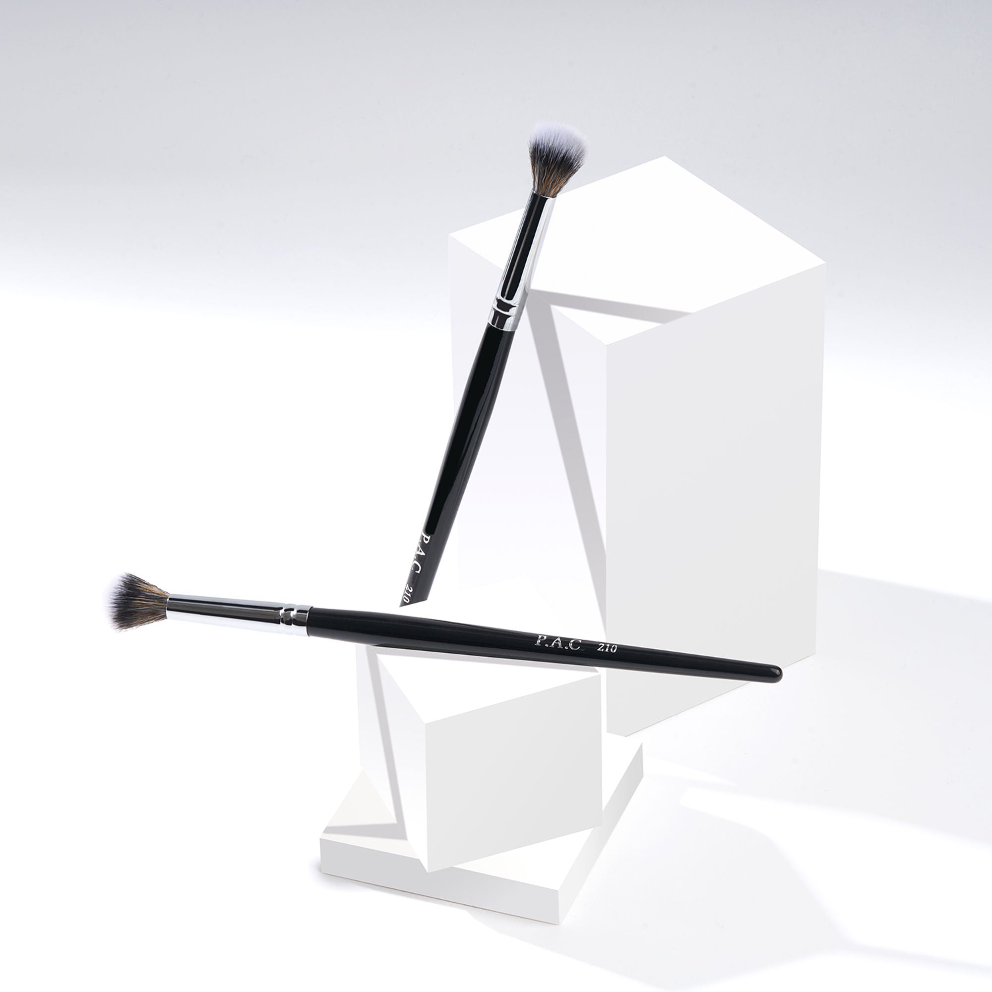 PAC Studio Eyeshadow Blending Brush 210 | Grocsy
