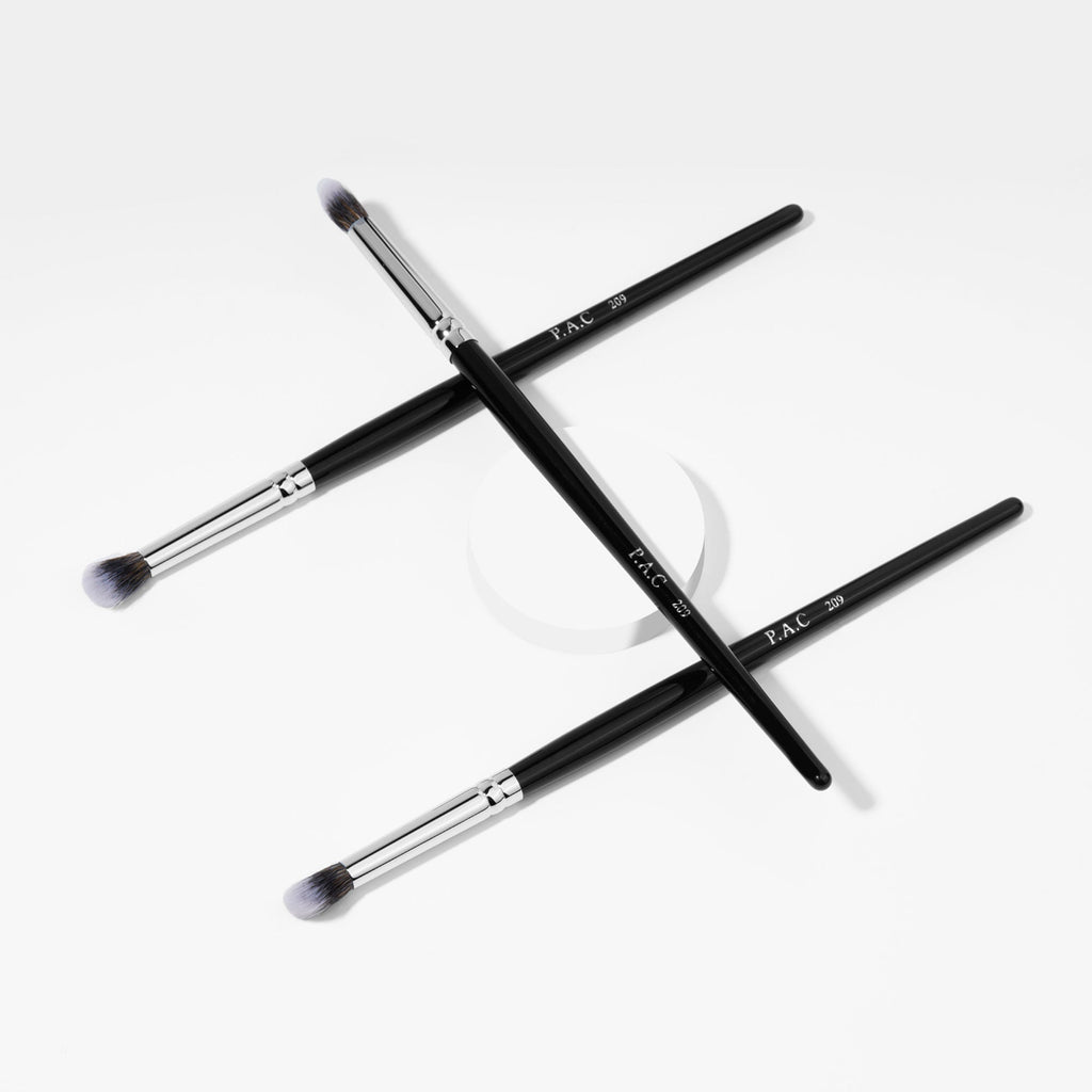 PAC Studio Blending Eyeshadow Brush - 209 | Grocsy