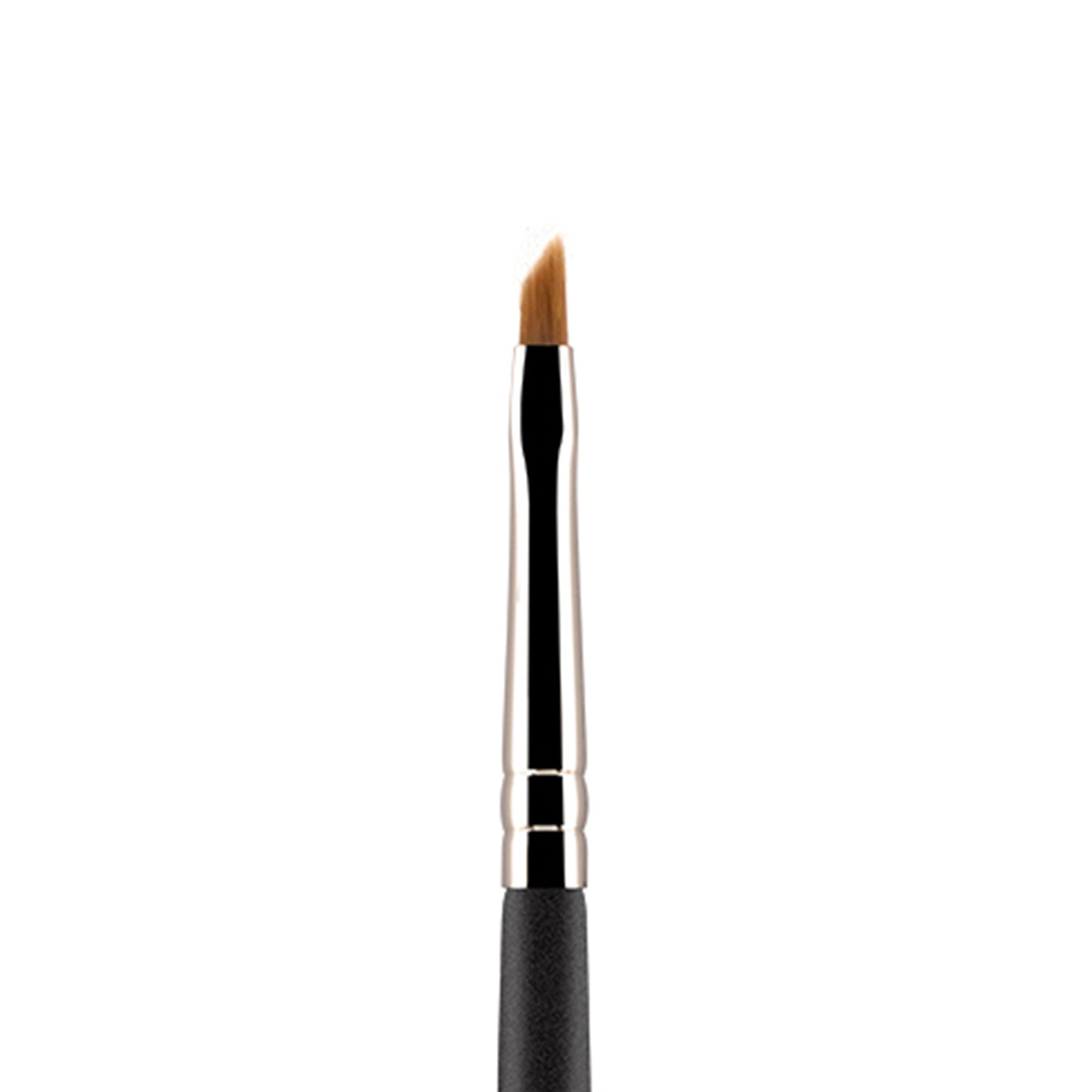 PAC Studio Eyeliner Brush - 121 | Grocsy