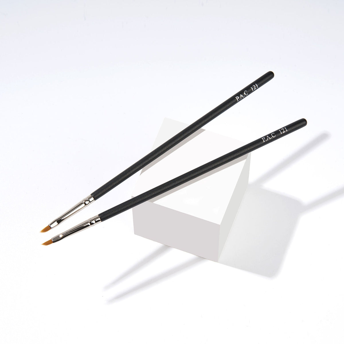 PAC Studio Eyeliner Brush - 121 | Grocsy