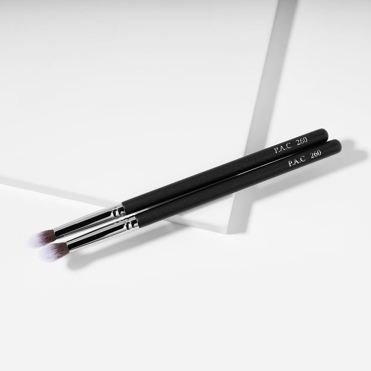 PAC Studio Blending Eyeshadow Brush - 260 | Grocsy
