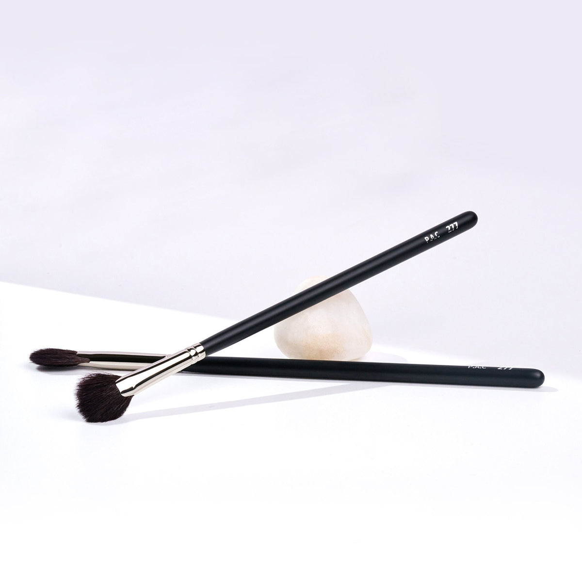PAC Studio Highlighter Brush 277 | Grocsy