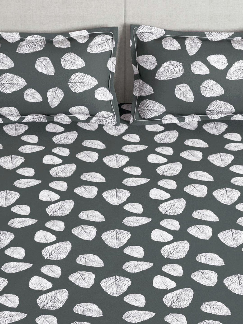 Story@home Arena Grey & White Floral Printed 180 TC Bedsheet & Pillow Covers | Grocsy