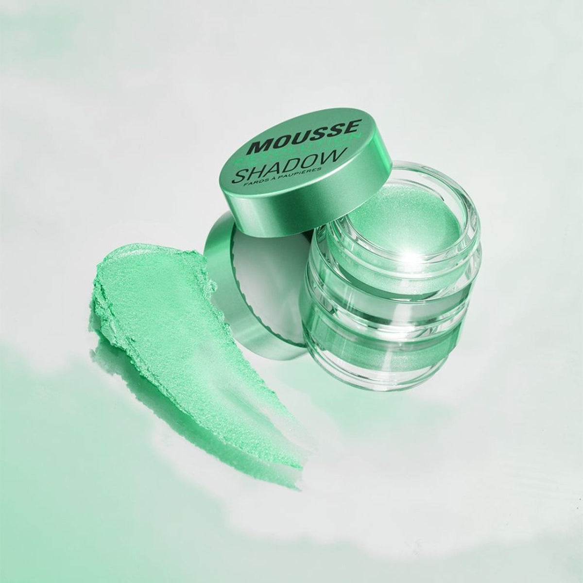 Makeup Revolution Mousse Shadow - Emerald Green | Grocsy