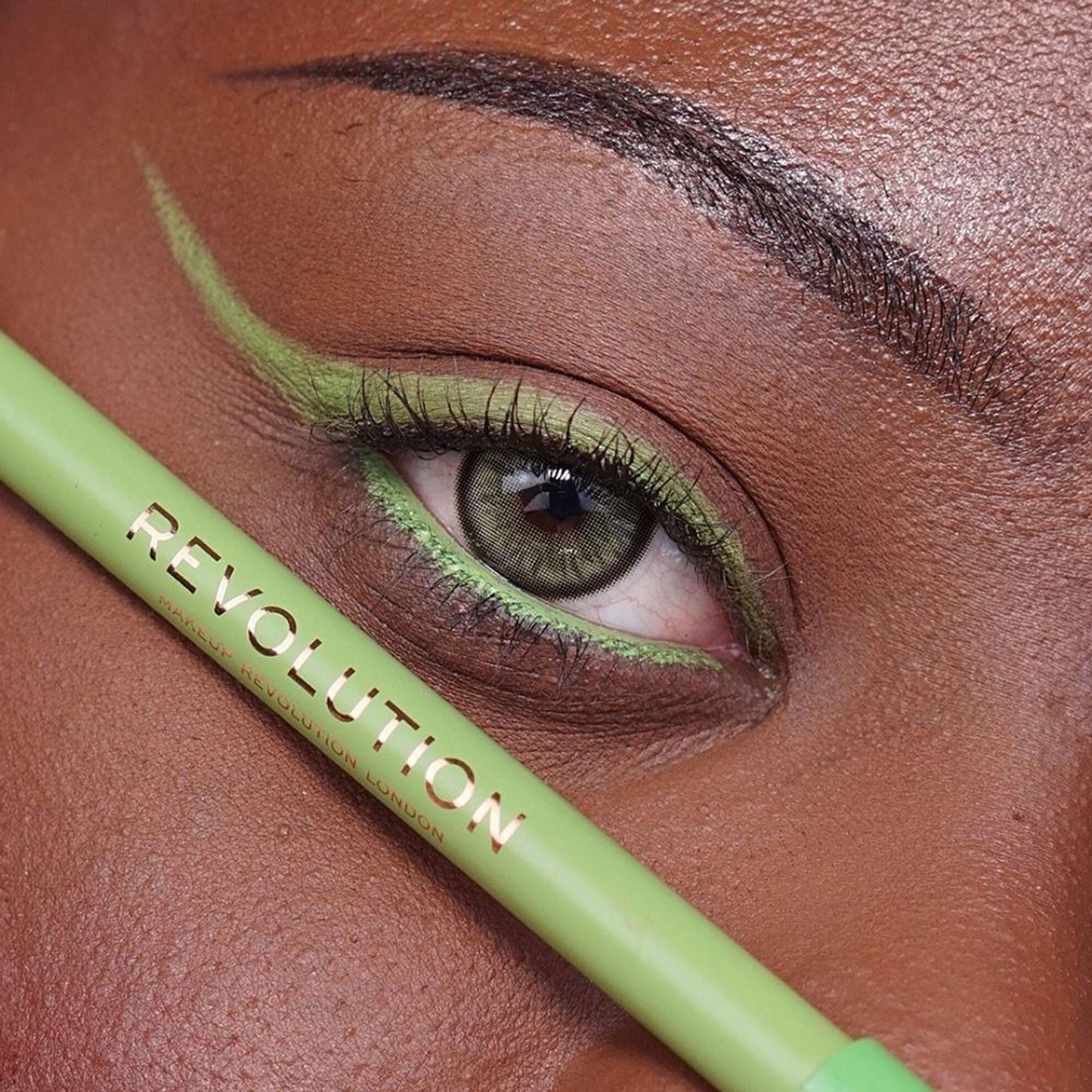 Makeup Revolution Streamline Waterline Eyeliner Pencil-Ultra Creamy Smudge Proof Smokey Looks - Green | Grocsy