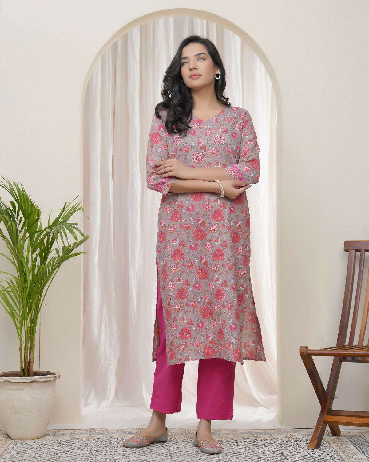 Vaasva Women Charcoal Cotton Printed Straight Kurti With Pant | Grocsy