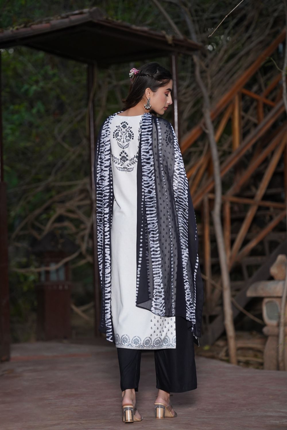 Juniper Womens White Rayon Floral Glitter Placement Printed Straight Kurta With Solid Bottom And Printed Dupatta Set | Grocsy