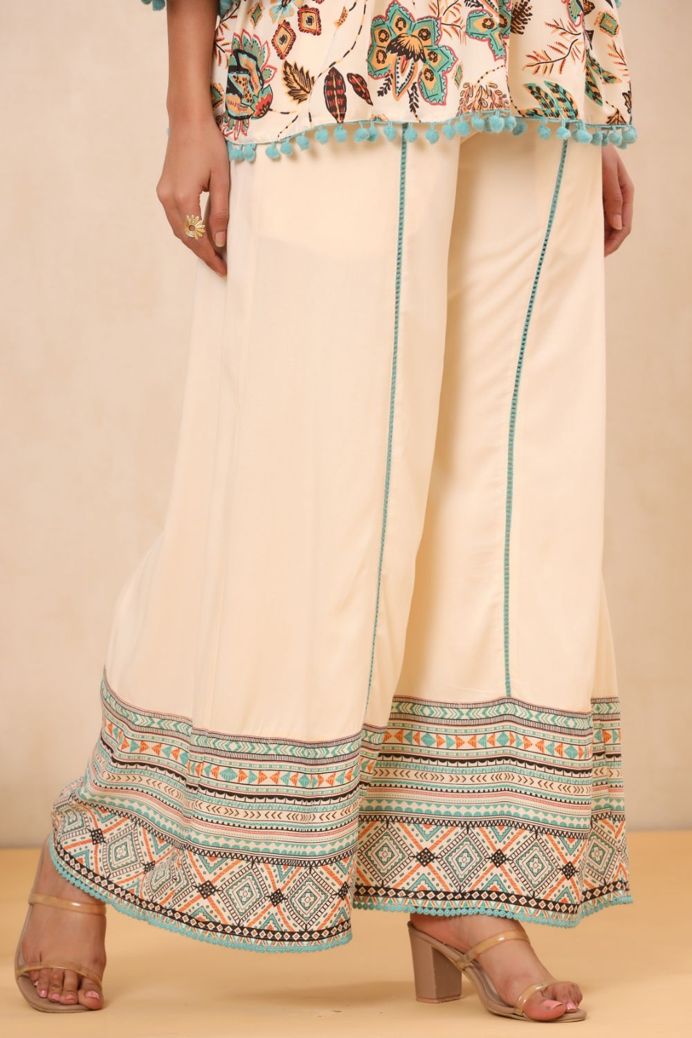 Juniper Womens Ivory Floral Printed Rayon Clothing Set | Grocsy