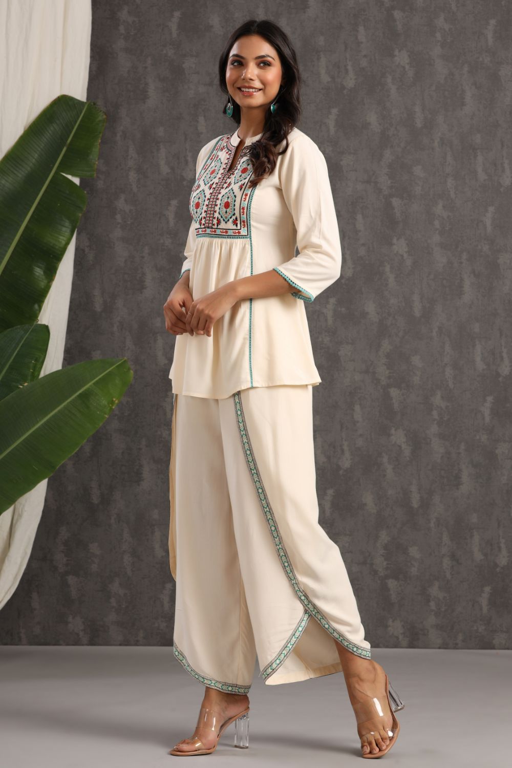 Juniper Womens Ivory Rayon Embroidered Peplum Clothing Set | Grocsy