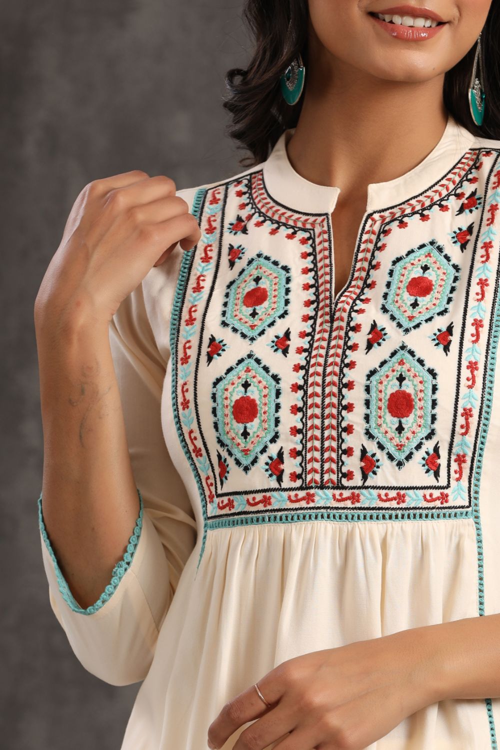Juniper Womens Ivory Rayon Embroidered Peplum Clothing Set | Grocsy
