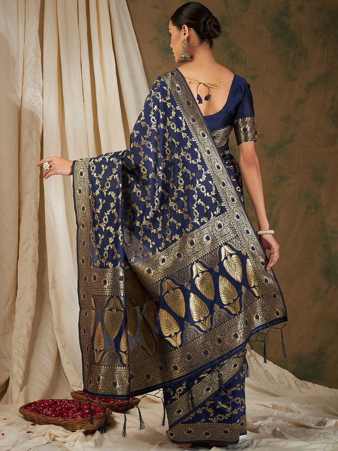 Sangria Navy Blue & Gold-Toned Floral Woven Design Zari Silk Blend Banarasi Saree | Grocsy