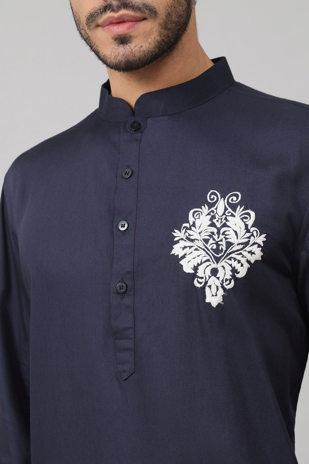 Classic Cotton Kurta With Single Motif Embroidery by Hilo Design | Grocsy