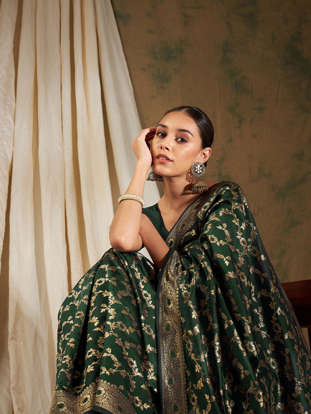 Sangria Woven Design Zari Kanjeevaram Saree | Grocsy