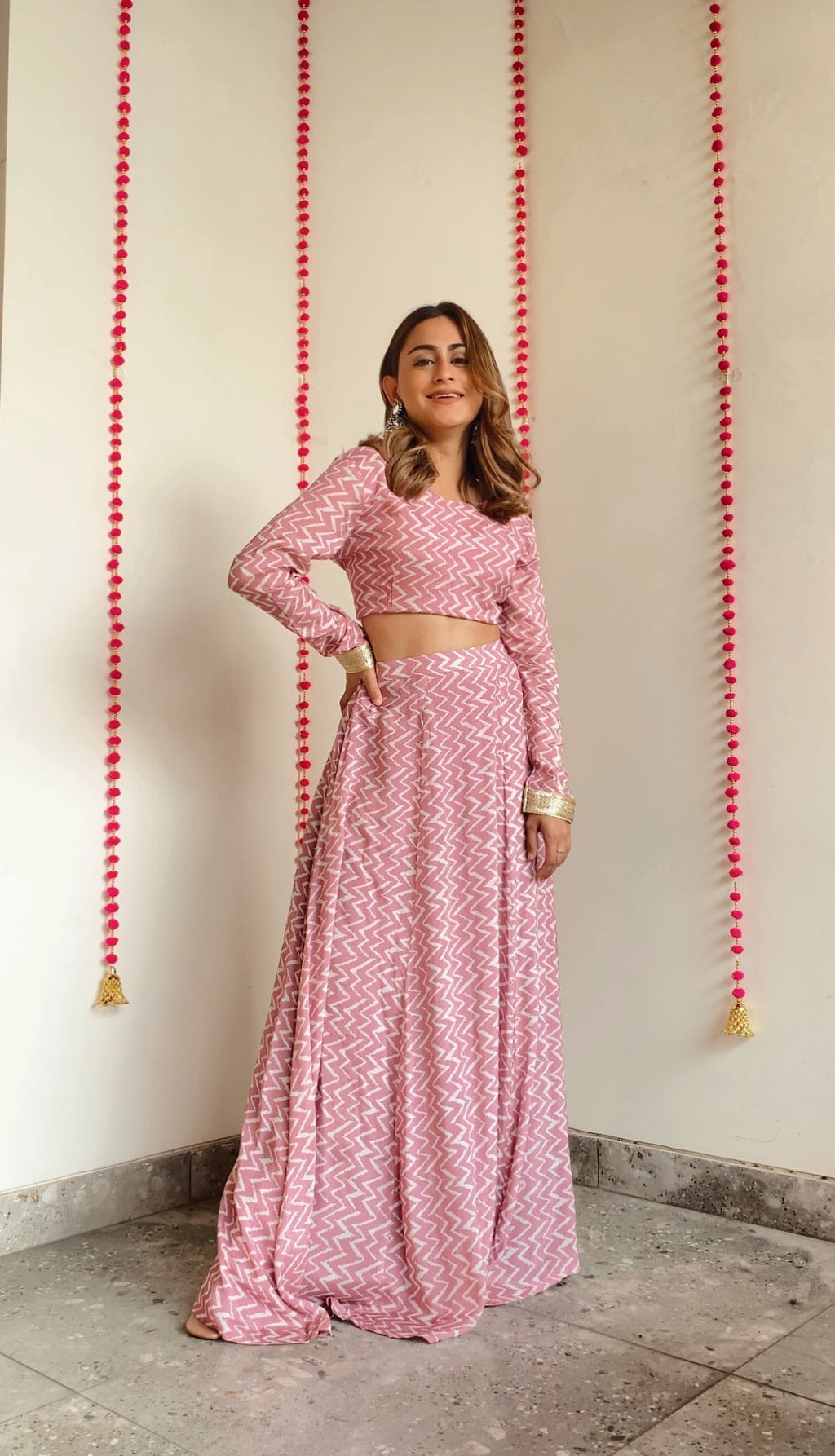 trueBrowns Light Mauve Bandhani Printed Silk Top Skirt Set | Grocsy