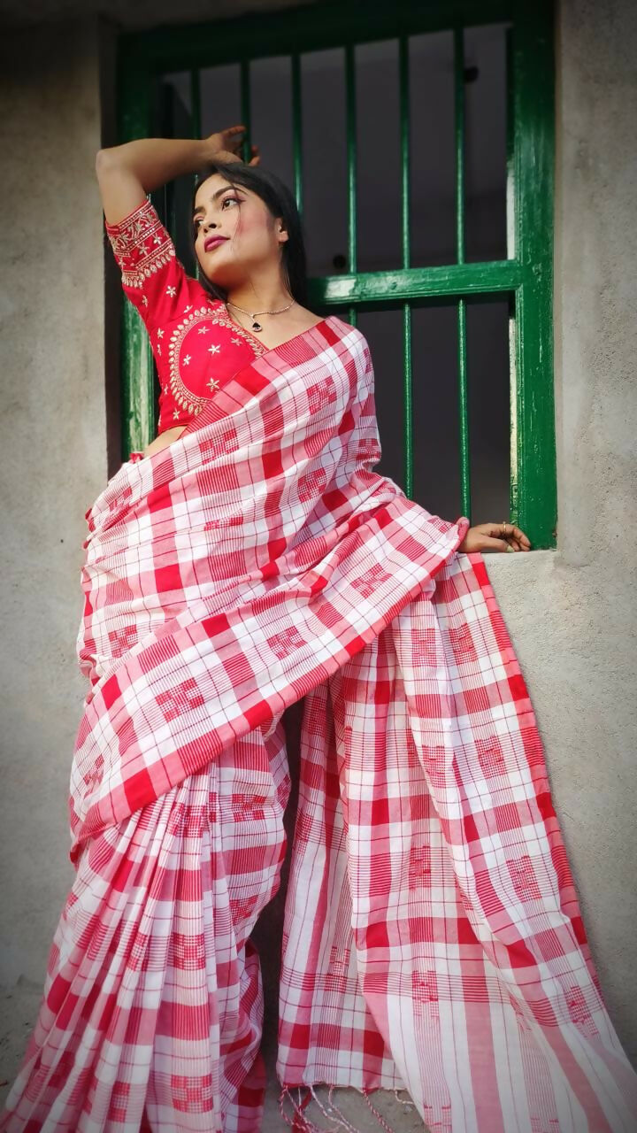 Exclusive Collection Beautiful Check Red Pure Cotton Woven Handloom Saree With Running Blouse Piece | Grocsy