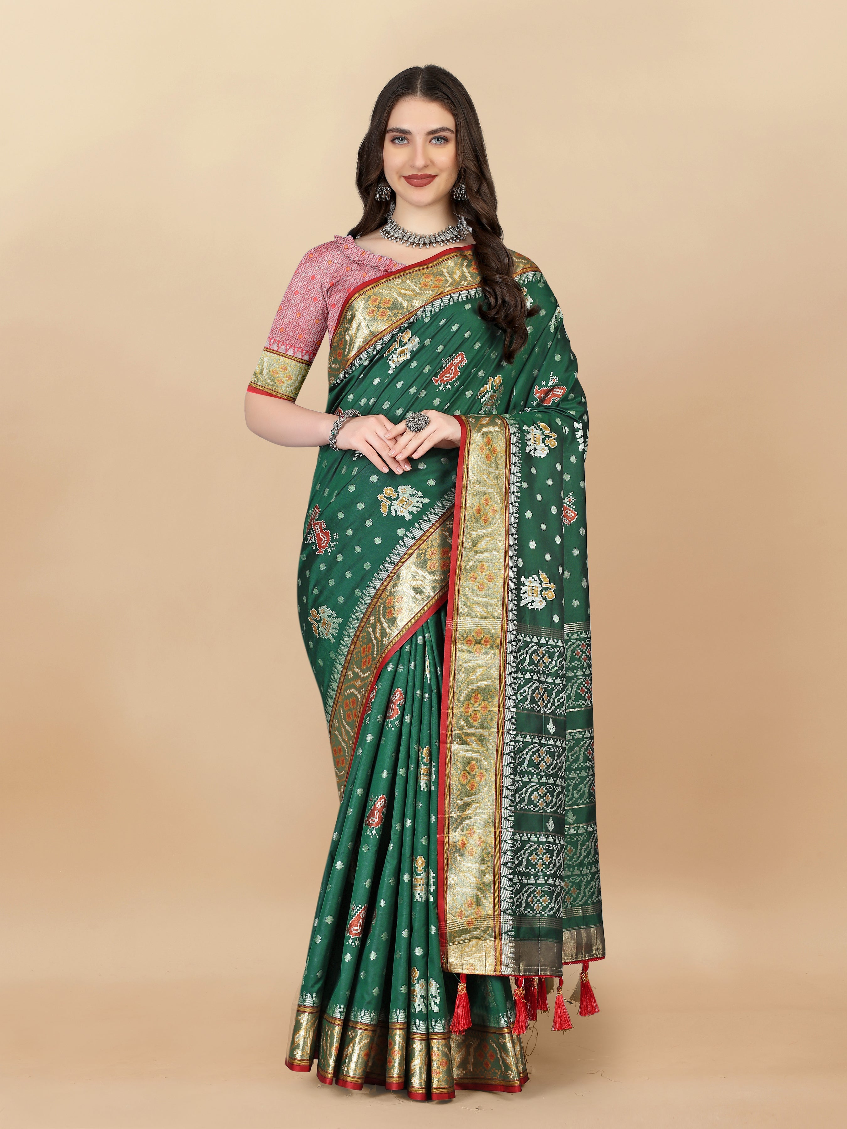 Lorenvalley Fashion Soft Silk Patola Weaving With Beautiful Rich Pallu With Blouse - Green | Grocsy