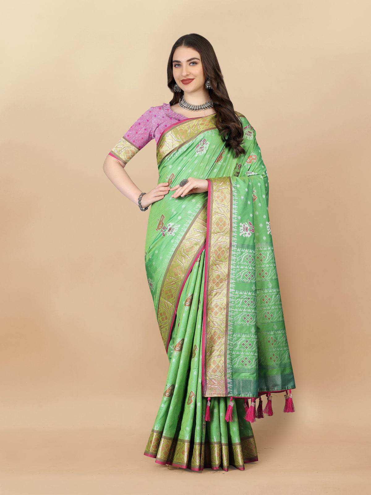 Lorenvalley Fashion Soft Silk Patola Weaving With Beautiful Rich Pallu With Blouse - Parrotgreen | Grocsy