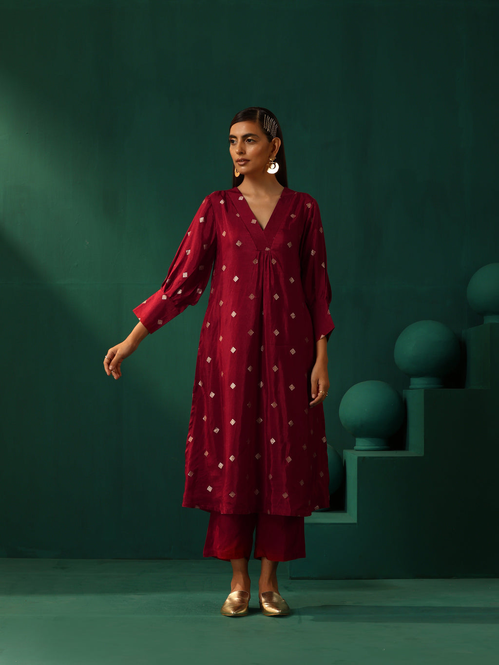 trueBrowns Maroon Diamond Viscose Silk Puff Sleeve Kurta Pant Set | Grocsy