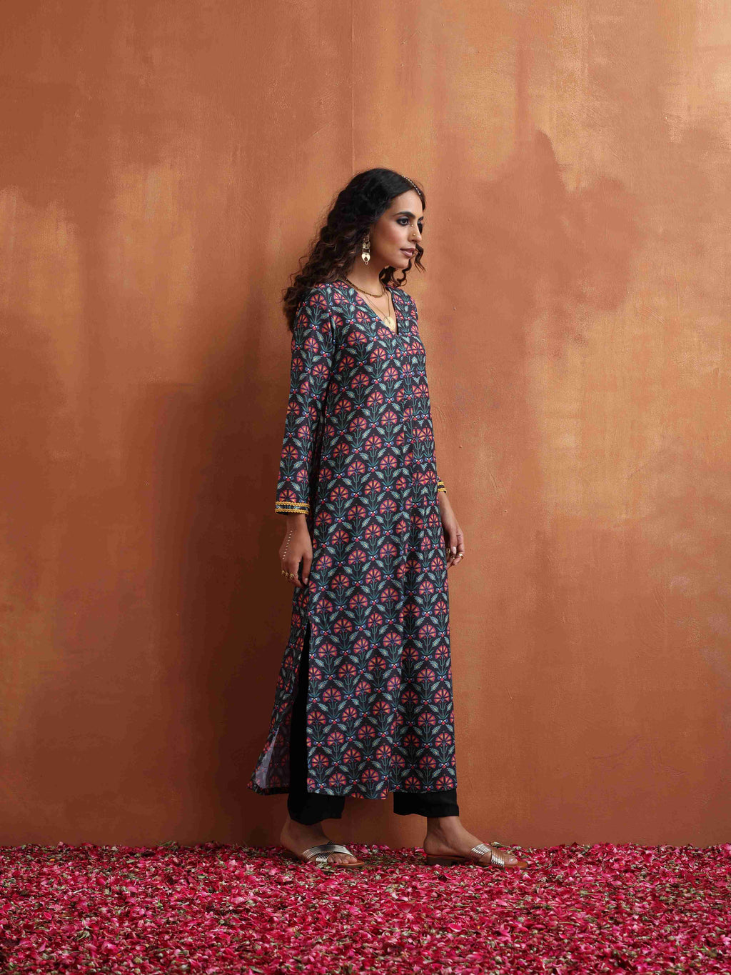trueBrowns Black Floral Print A-line Kurta Set | Grocsy