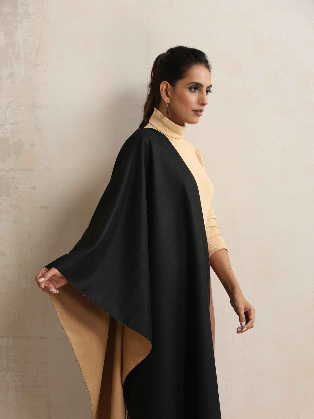 trueBrowns Black Reversible Woollen Stole | Grocsy
