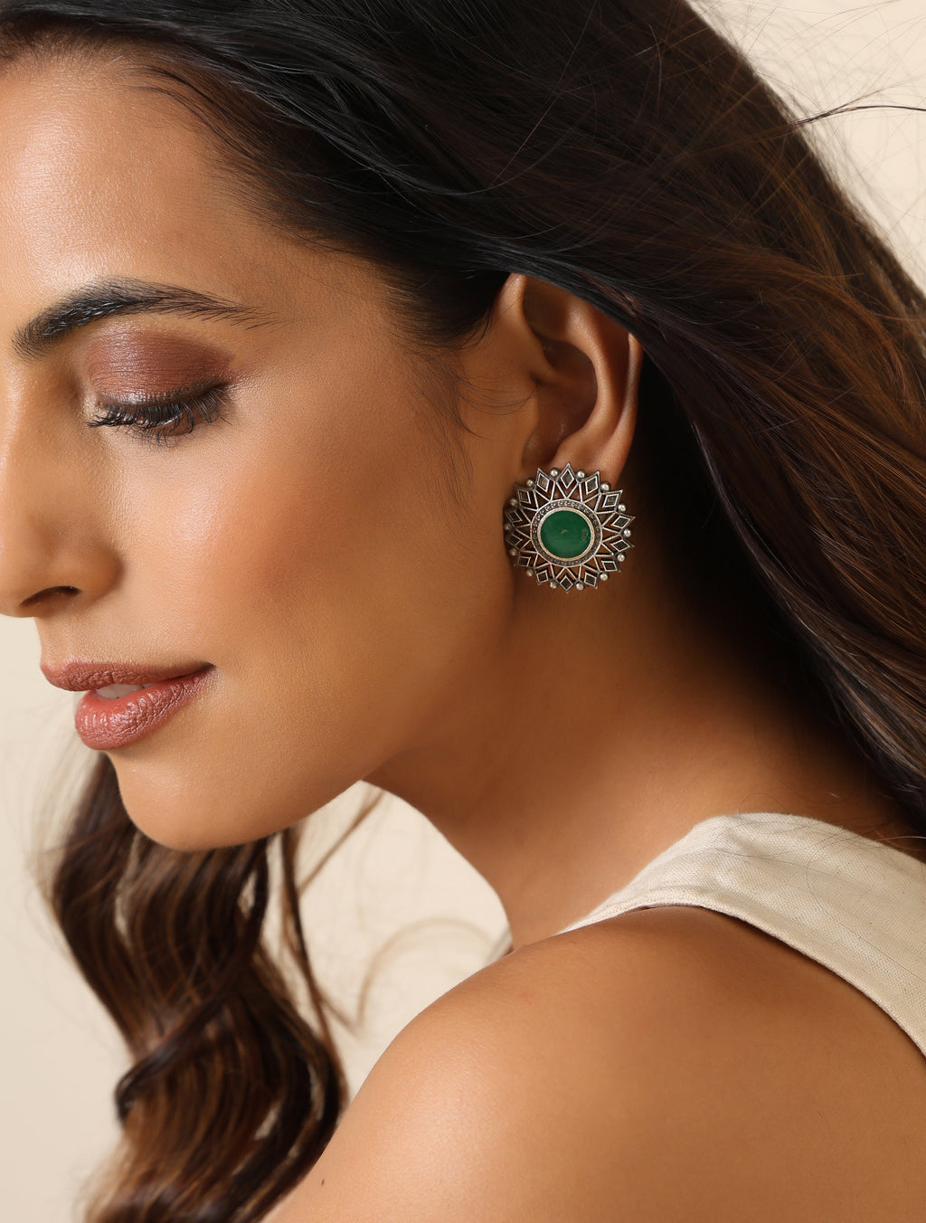 trueBrowns Silver Green Stud Earrings | Grocsy