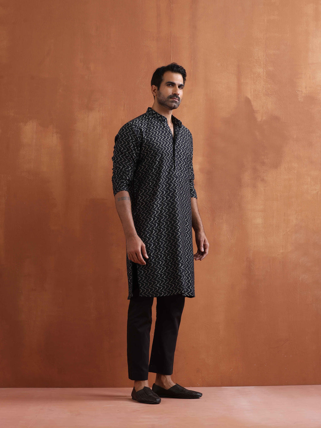 trueBrowns Men's Black Cotton Dobby Kurta | Grocsy